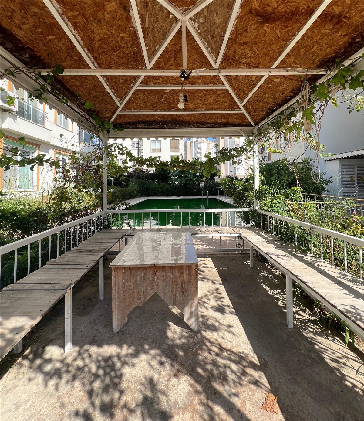 Kepez Şafak Mahallesi Site İçi Havuzlu Arakat Satilik 2+1