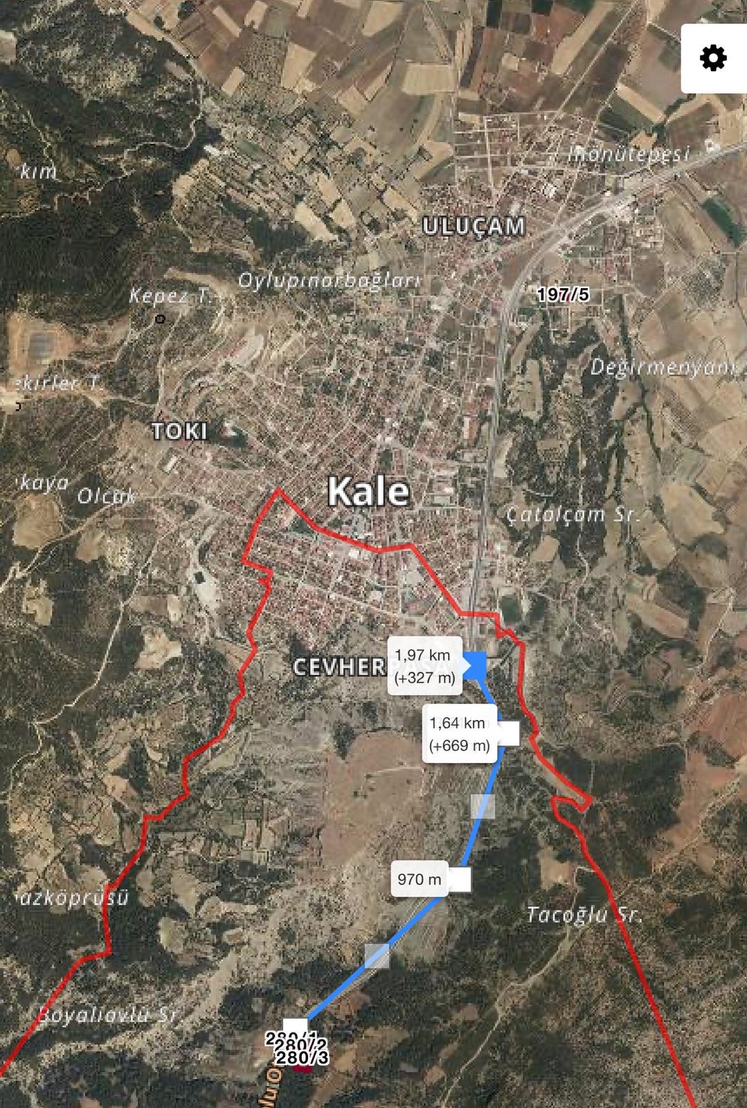 Denizli Kale'de Muğla Yolu'na Cepheli 9670 M2 Yatirimlik Tarla