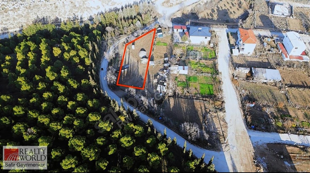 Şemikler'de Doğal Yaşam Parkina Yakin 734 M2 Köşe Parsel Arsa