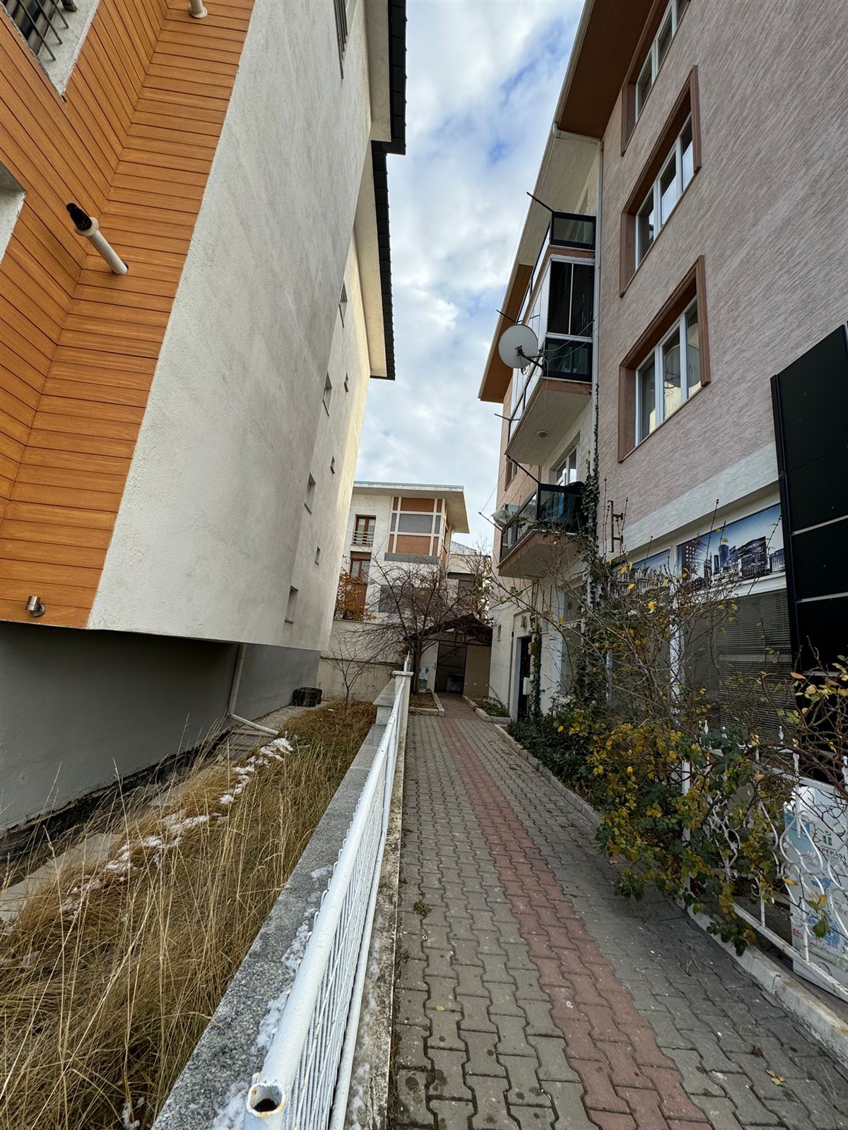 Çamlica Mh. Gündüz Ökçün Blv. Kiralik 3+1 Daire