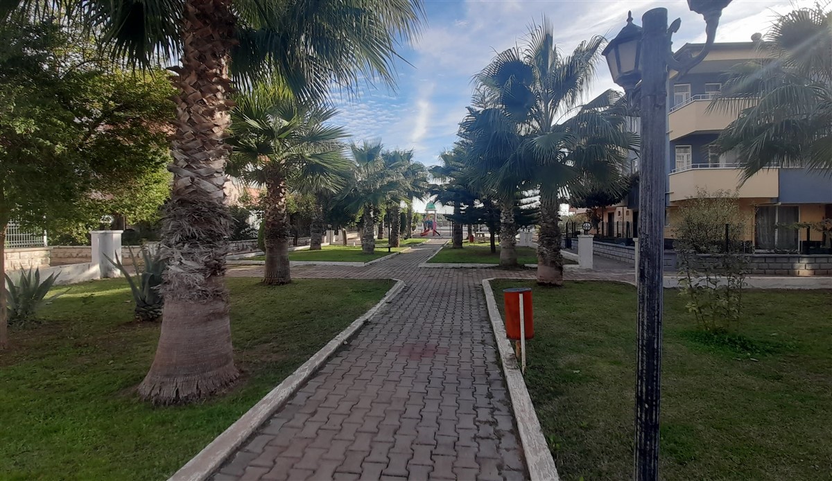 Şehir Hastanesi Köşesinde Site İçi Kiralik Eşyali Tripleks