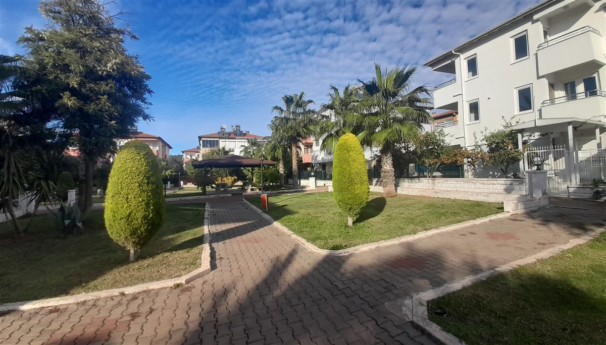 Şehir Hastanesi Köşesinde Site İçi Kiralik Eşyali Tripleks