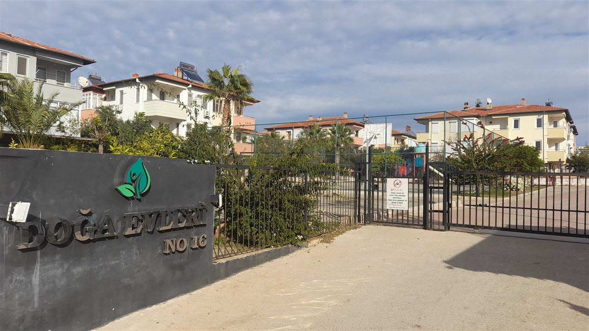 Şehir Hastanesi Köşesinde Site İçi Kiralik Eşyali Tripleks