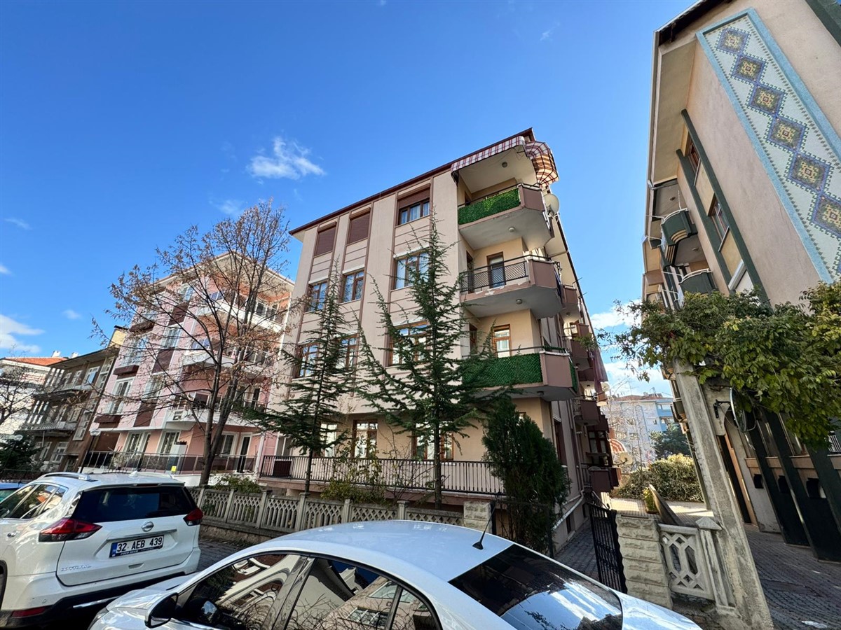 İstiklal Mahallesinde Satilik 3+1 Daire