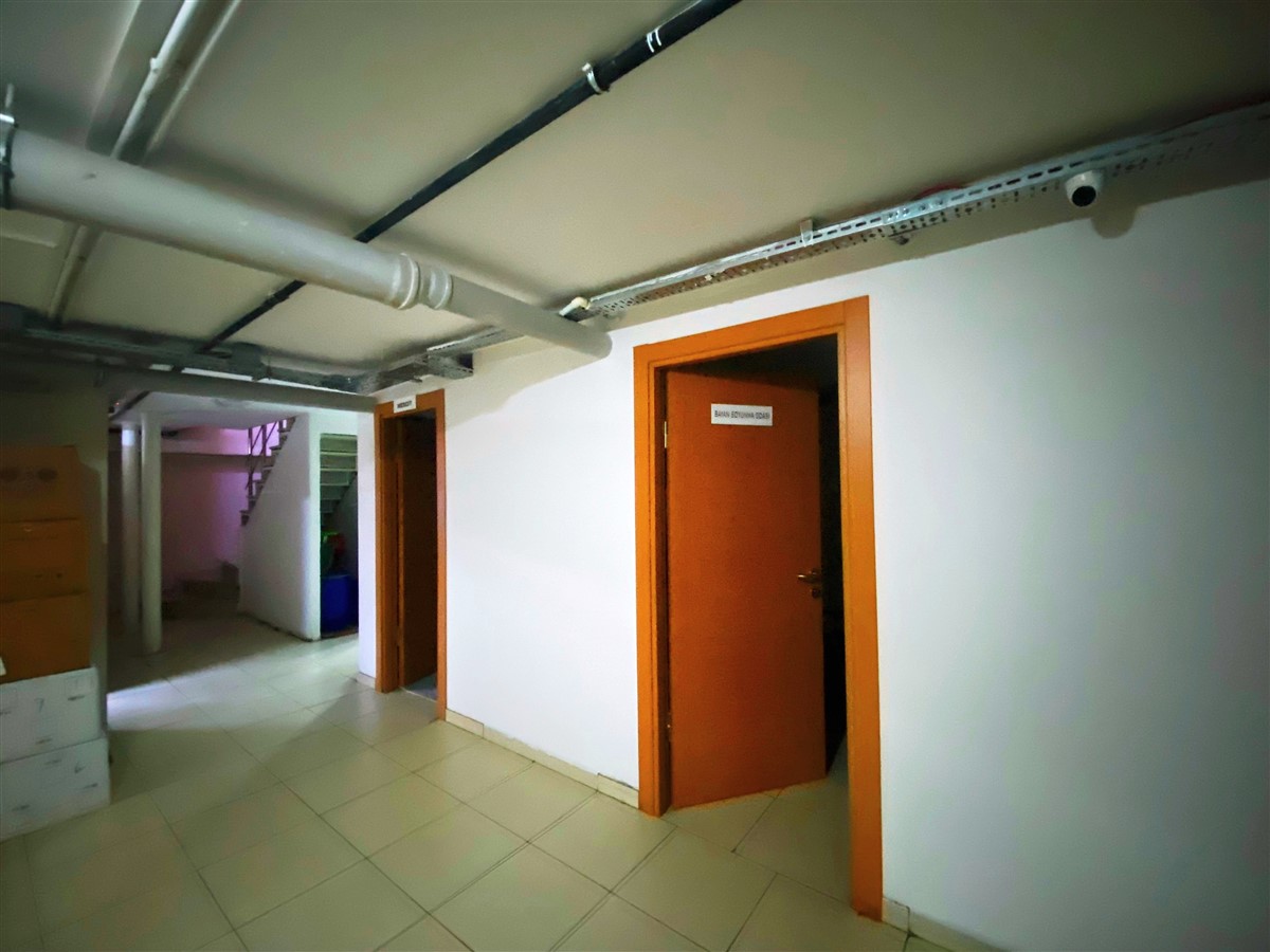 Maltepe Minibüs Cad.Üzeri 2 Adet 2 Katli 1.350M2 Satilik Dükkan