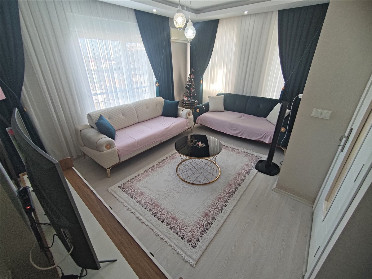 Hüsnü Karakaş Mahallesinde Satilik 2+1 Daire | Site İçi Ara Kat!