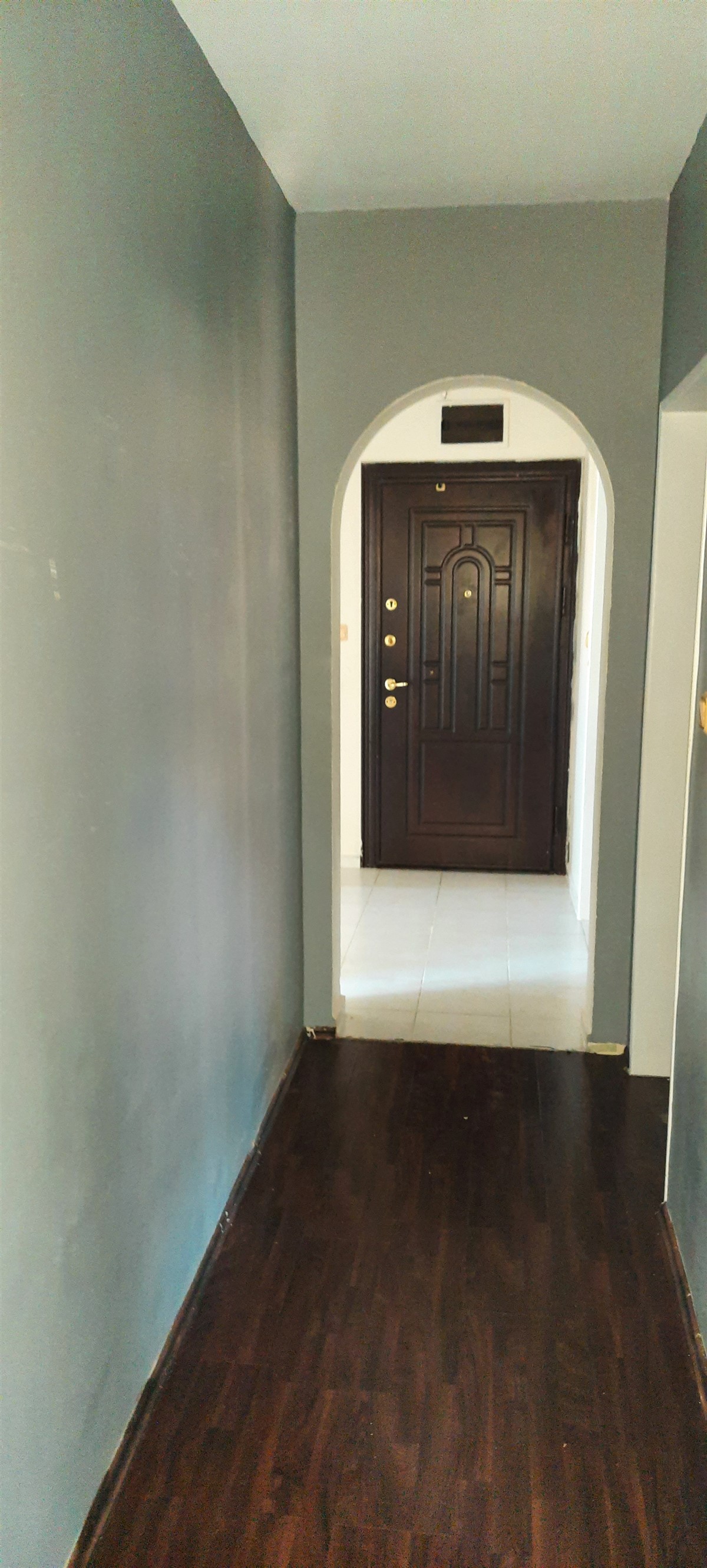 Manolya Sitesi'nde 90M2 Çift Wc'li Bakimli Boş 5.Kat Satilik 2+1