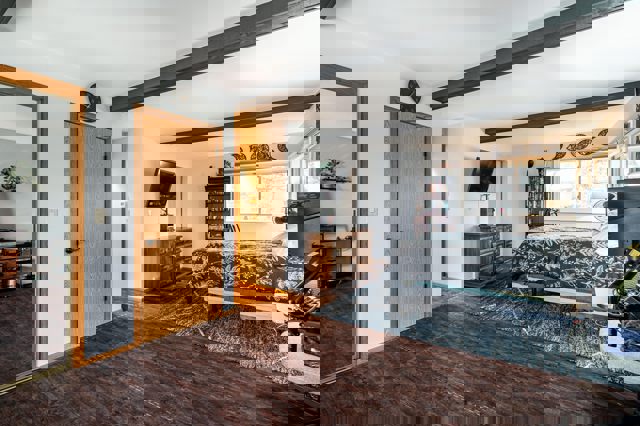 1 Xonali Kvartira Sotiladi − 42 m²