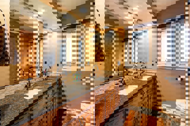 1 Xonali Kvartira Sotiladi − 42 m²