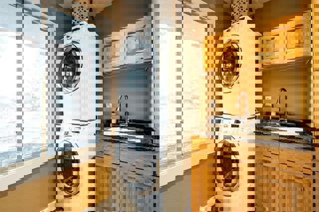 1 Xonali Kvartira Sotiladi − 42 m²